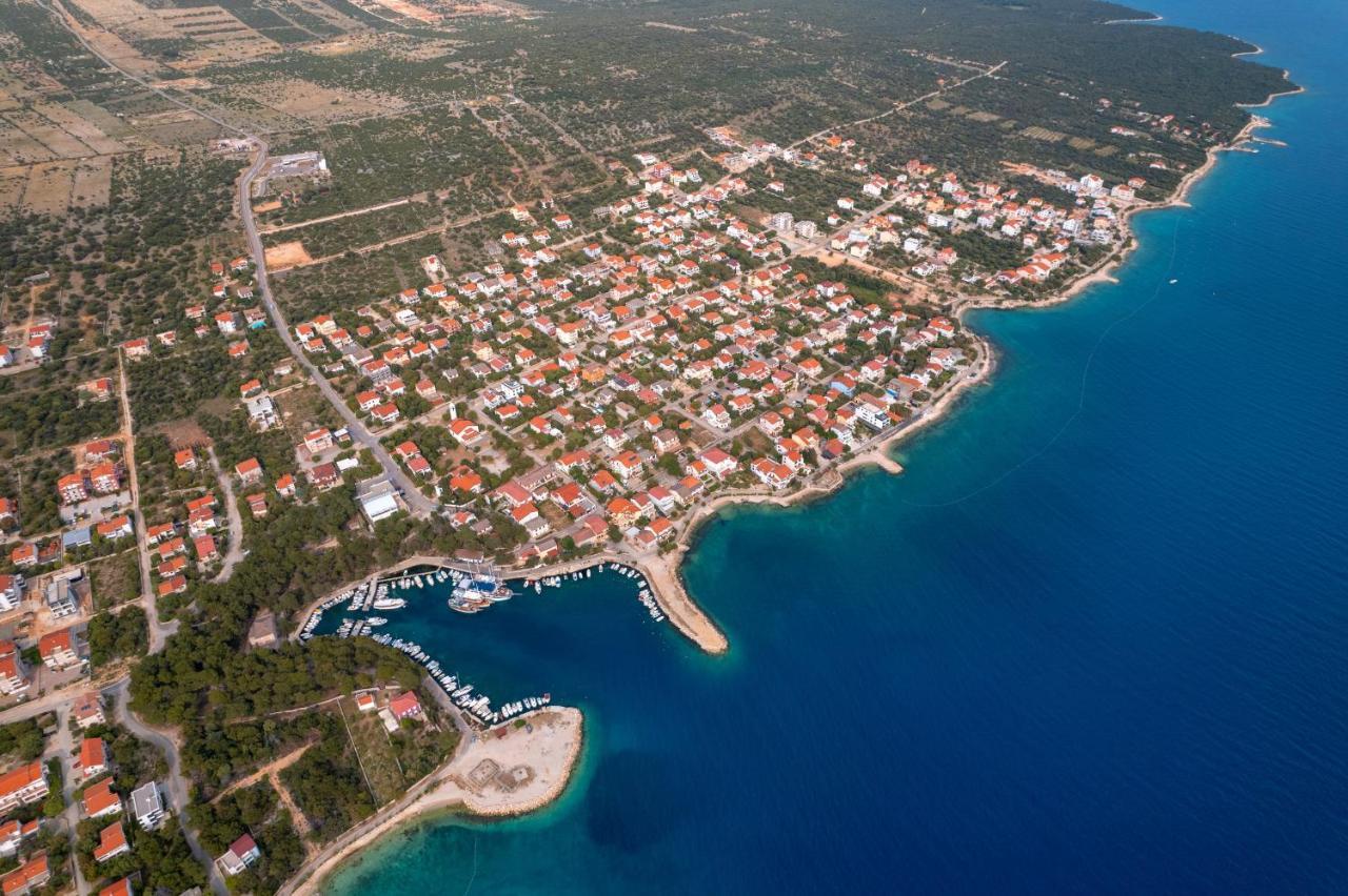 Apartments With A Parking Space Mandre, Pag - 18748 Kolan Exterior foto